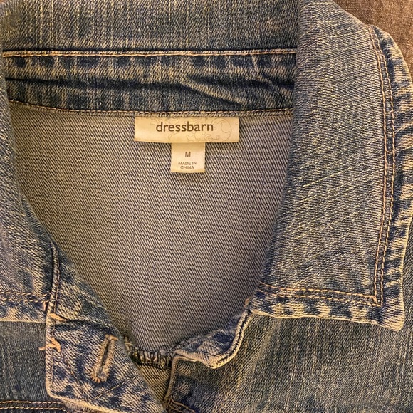 Denim jacket, medium wash denim. Size medium - Picture 4 of 5